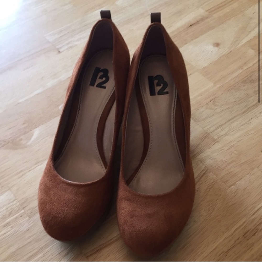 Women’s R2 platform Size 6 - Picture 2 of 4